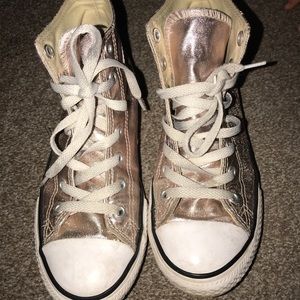 Metallic pink converse